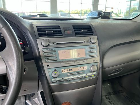 Used 2009 Toyota Camry XLE FWD image 14