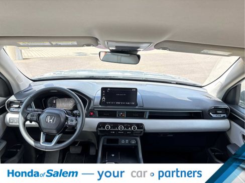 Used 2025 Honda Pilot EX-L image 10
