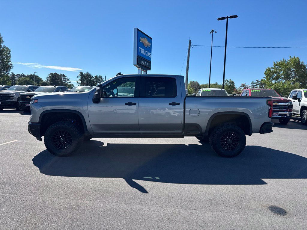 Used 2024 Chevrolet Silverado 2500 ZR2 w/ Technology Package AWD/4WD image 8