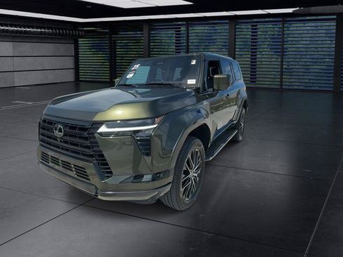 Certified 2025 Lexus GX 550 w/ Cold Area Package AWD/4WD image 4
