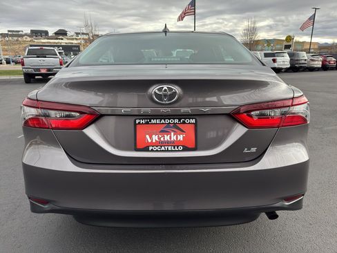 Used 2024 Toyota Camry LE image 3