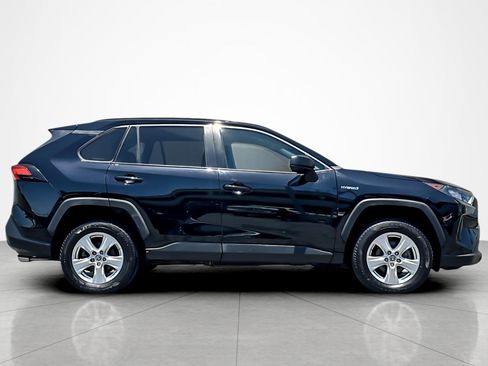 Used 2021 Toyota RAV4 LE AWD/4WD image 6