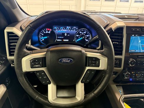Used 2019 Ford F250 Lariat w/ Lariat Ultimate Package AWD/4WD image 15