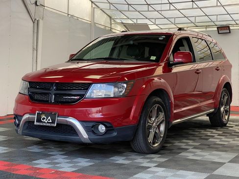 Used 2016 Dodge Journey Crossroad w/ Popular Equipment Group FWD image 3