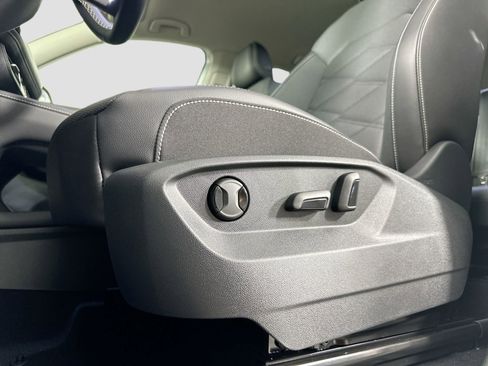 Certified 2024 Volkswagen Atlas SE image 11