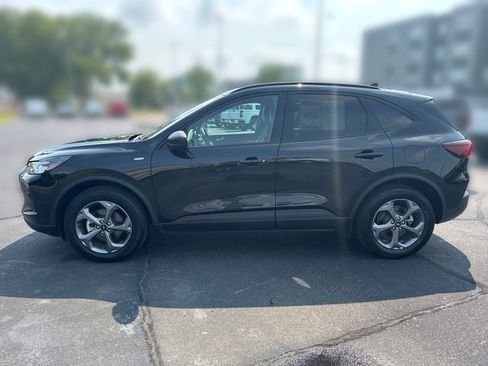Used 2025 Ford Escape ST-Line AWD/4WD image 2