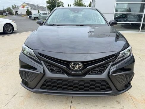 Used 2024 Toyota Camry SE FWD image 2