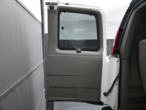 Used 2019 Chevrolet Express 3500 LT w/ LT Preferred Equipment Group RWD image 20
