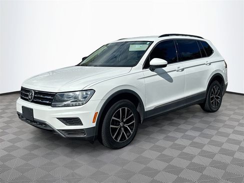 Used 2021 Volkswagen Tiguan SE image 4