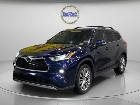 Used 2022 Toyota Highlander Platinum image 8
