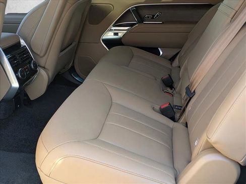 New 2026 Land Rover Range Rover Long Wheelbase SE image 17