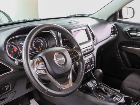 Used 2019 Jeep Cherokee Latitude w/ Popular Appearance Group image 22