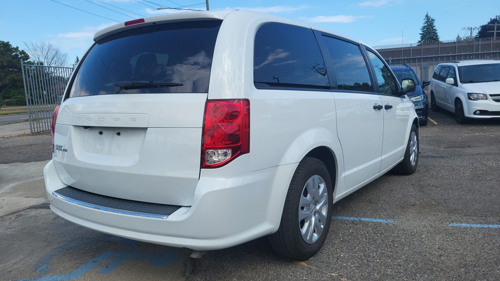 Used 2019 Dodge Grand Caravan SE FWD image 10