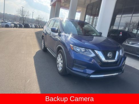 Used 2020 Nissan Rogue S image 2