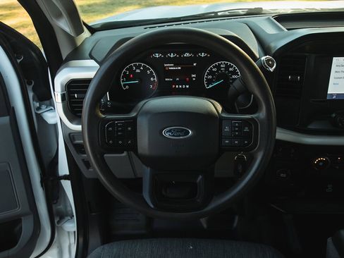 Used 2022 Ford F150 XL image 31