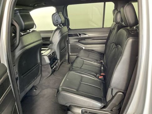 Used 2024 Jeep Wagoneer Series III w/ Flexible Seating Group AWD/4WD image 18