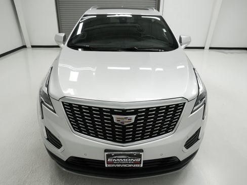 Used 2020 Cadillac XT5 Premium Luxury FWD image 2