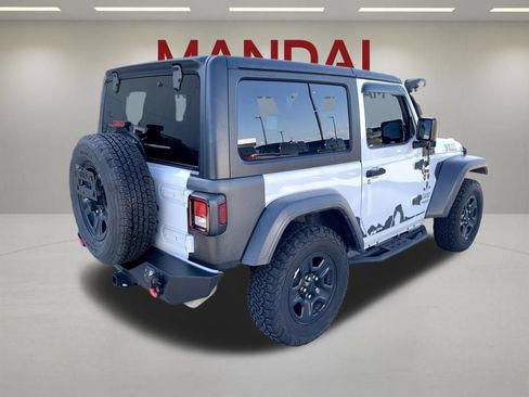 Used 2018 Jeep Wrangler Sport AWD/4WD image 5