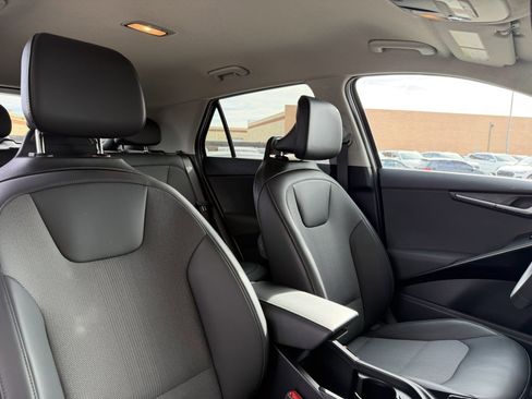 Used 2024 Kia Niro EX w/ EX Cold Weather Package image 38