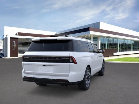 New 2026 Lincoln Navigator L Black Label AWD/4WD image 8