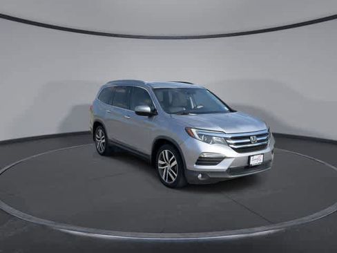 Used 2018 Honda Pilot Elite image 2