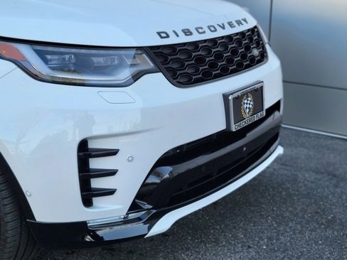 Used 2025 Land Rover Discovery Dynamic SE image 43