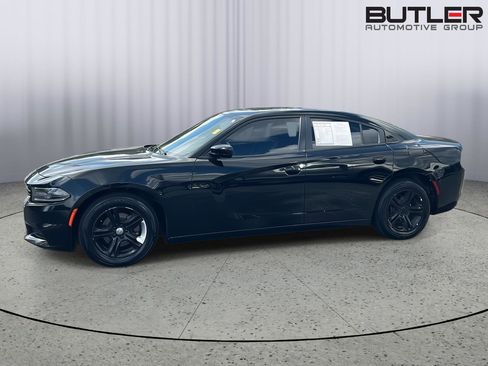 Used 2019 Dodge Charger SXT w/ Leather Interior Group RWD image 3