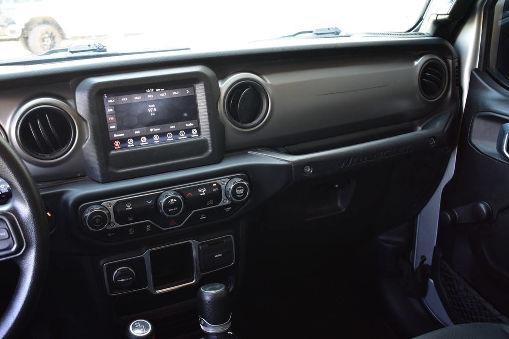 Used 2022 Jeep Wrangler Sport AWD/4WD image 29