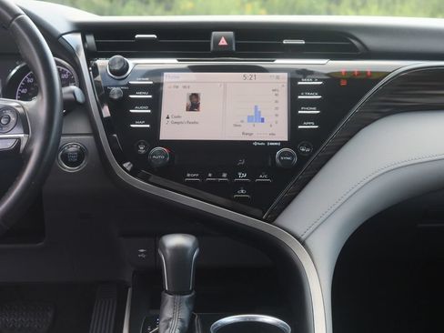 Used 2019 Toyota Camry XLE FWD image 14
