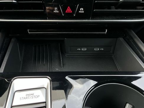 Used 2025 Volkswagen Atlas Cross Sport SE image 25