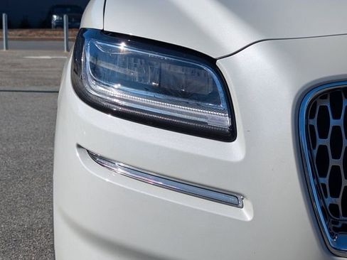 Certified 2022 Lincoln Nautilus Reserve w/ Equipment Group 201A image 11