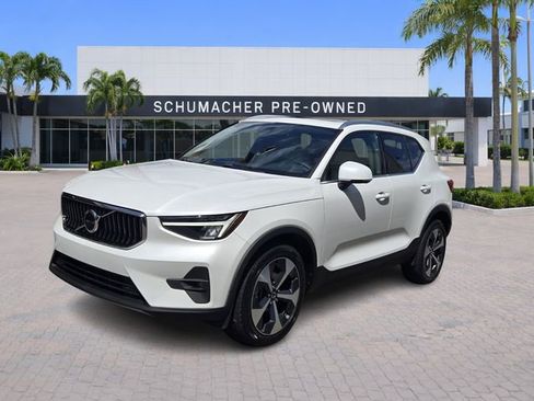 Used 2023 Volvo XC40 B4 Plus w/ Protection Package image 3