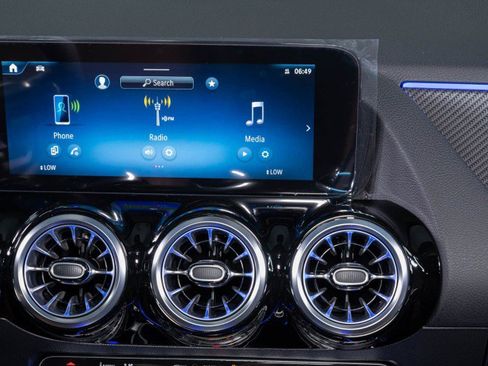 Certified 2025 Mercedes-Benz GLA 35 AMG 4MATIC image 20