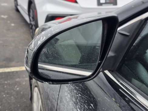 Used 2014 Toyota Camry LE image 23