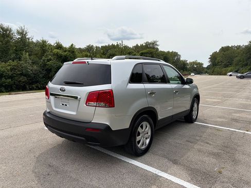 Used 2012 Kia Sorento LX w/ Convenience Pkg FWD image 5