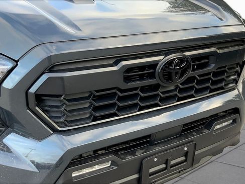 Used 2025 Toyota Tacoma TRD Sport AWD/4WD image 29