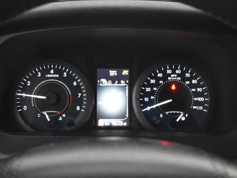 Used 2020 Toyota Sienna XLE image 21