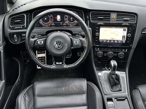 Used 2019 Volkswagen Golf R 4-Door image 10