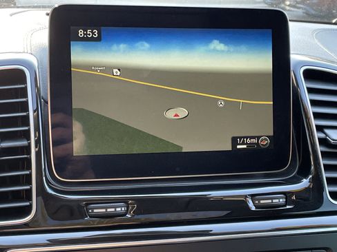 Used 2018 Mercedes-Benz GLS 550 4MATIC image 33