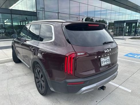 Used 2022 Kia Telluride EX w/ EX Premium Package FWD image 4