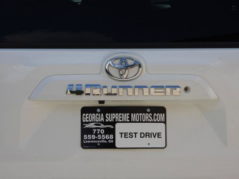 Used 2021 Toyota 4Runner SR5 AWD/4WD image 32