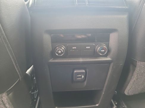 Certified 2023 Chevrolet Traverse LT image 21