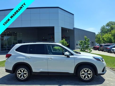 Certified 2024 Subaru Forester Premium AWD/4WD image 9