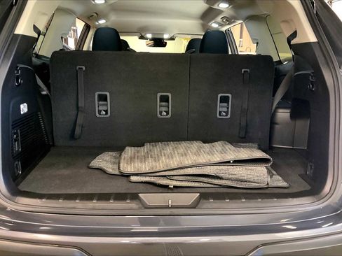 Used 2023 Subaru Ascent Premium w/ Convenience Package image 34