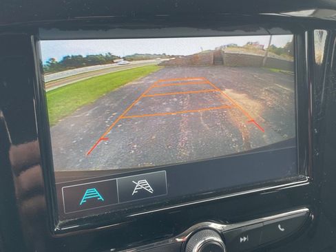 Used 2018 Chevrolet Traverse LT FWD image 13