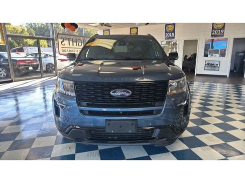Used 2018 Ford Explorer Sport w/ Equipment Group 401A image 2