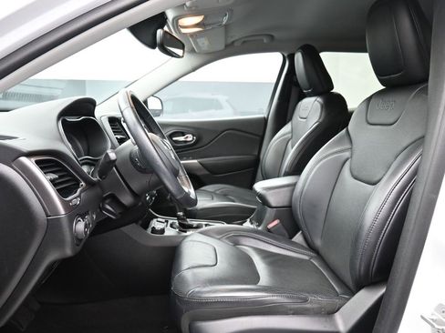 Used 2019 Jeep Cherokee Limited w/ Trailer Tow Group image 10