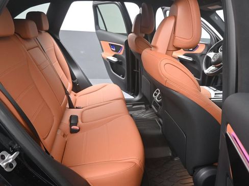 Used 2026 Mercedes-Benz GLC 300 image 23