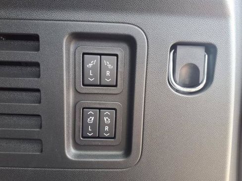New 2026 Chevrolet Traverse RS AWD/4WD image 6