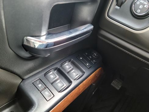 Used 2017 Chevrolet Silverado 2500 High Country w/ Duramax Plus Package image 14